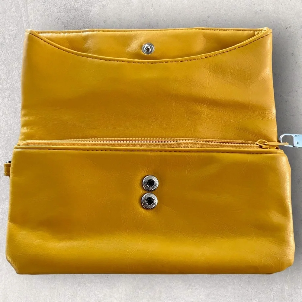 Amazon color yellow